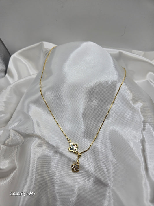 Cadena con doble dije pequeño